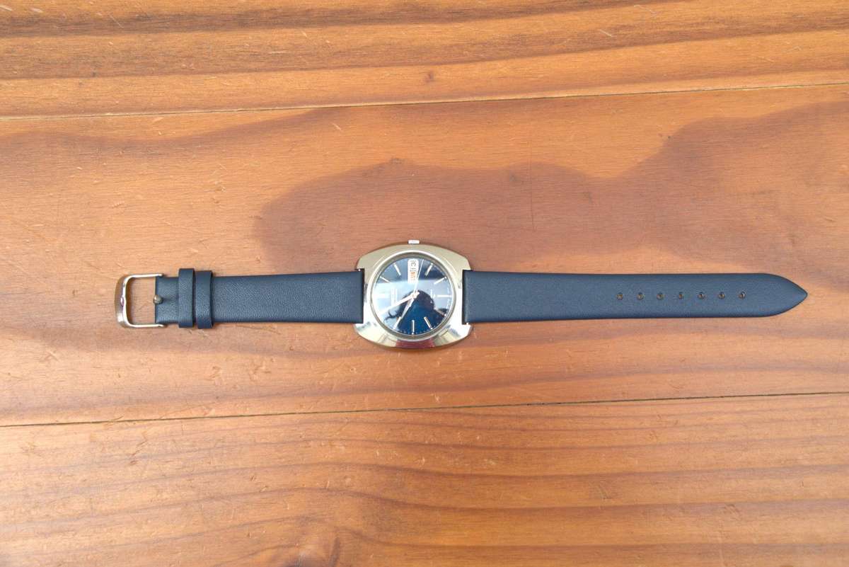 VINTAGE BLUE DIAL SEIKO AUTOMATIC MENS WATCH - REF. 7006-7000