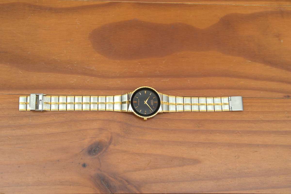 VINTAGE CITIZEN QUARTZ MENS WATCH - TWO TONE