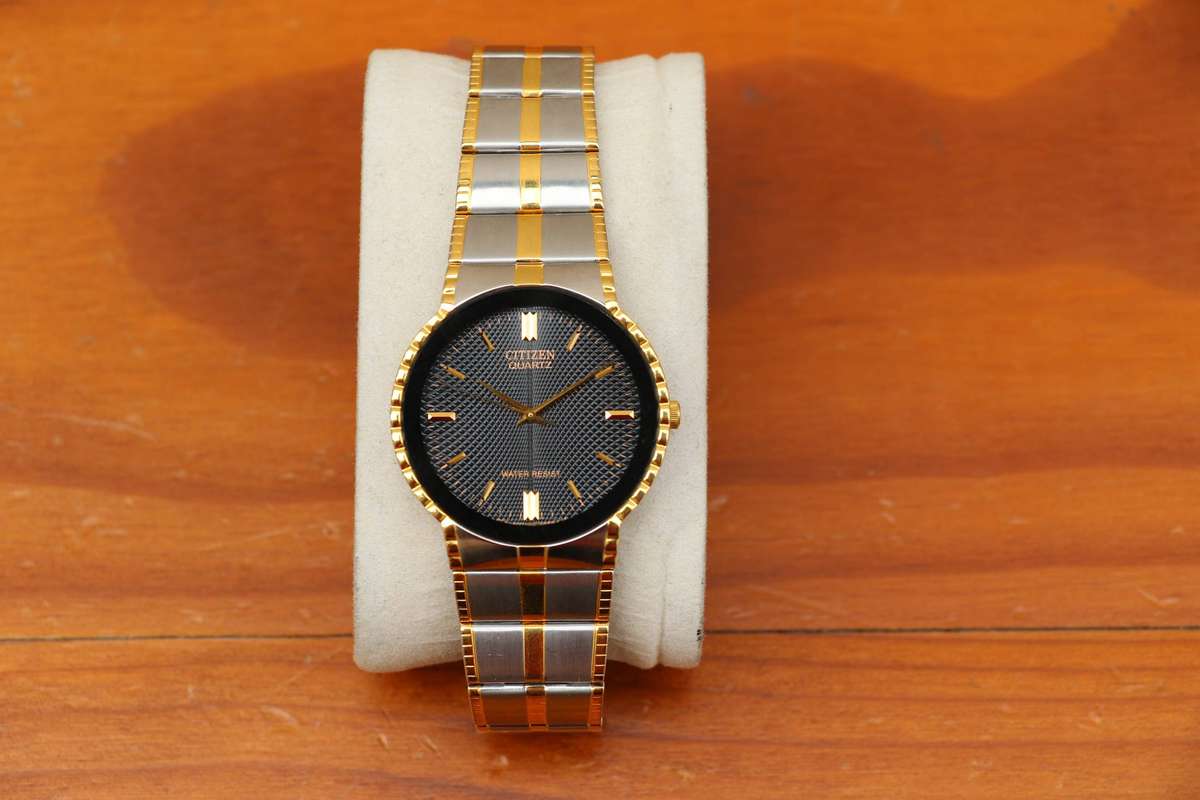 VINTAGE CITIZEN QUARTZ MENS WATCH - TWO TONE