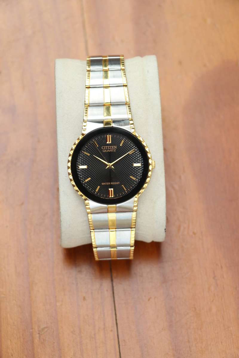 VINTAGE CITIZEN QUARTZ MENS WATCH - TWO TONE
