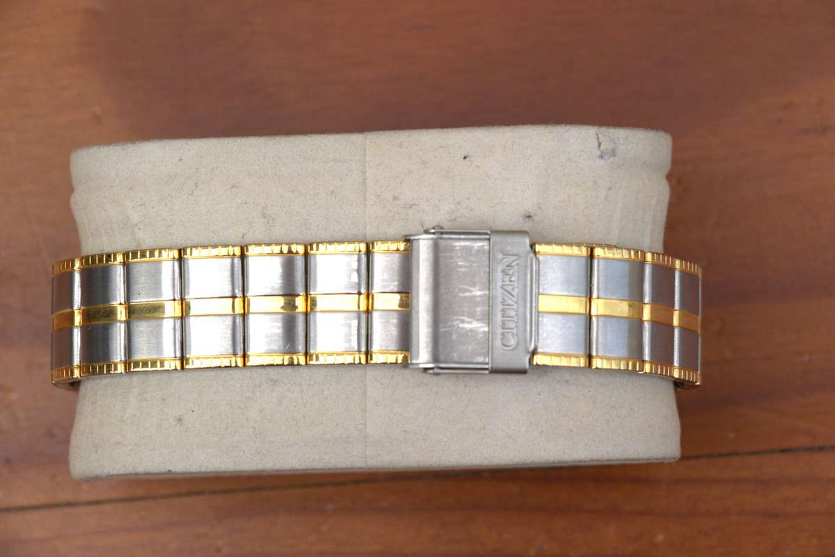 VINTAGE CITIZEN QUARTZ MENS WATCH - TWO TONE