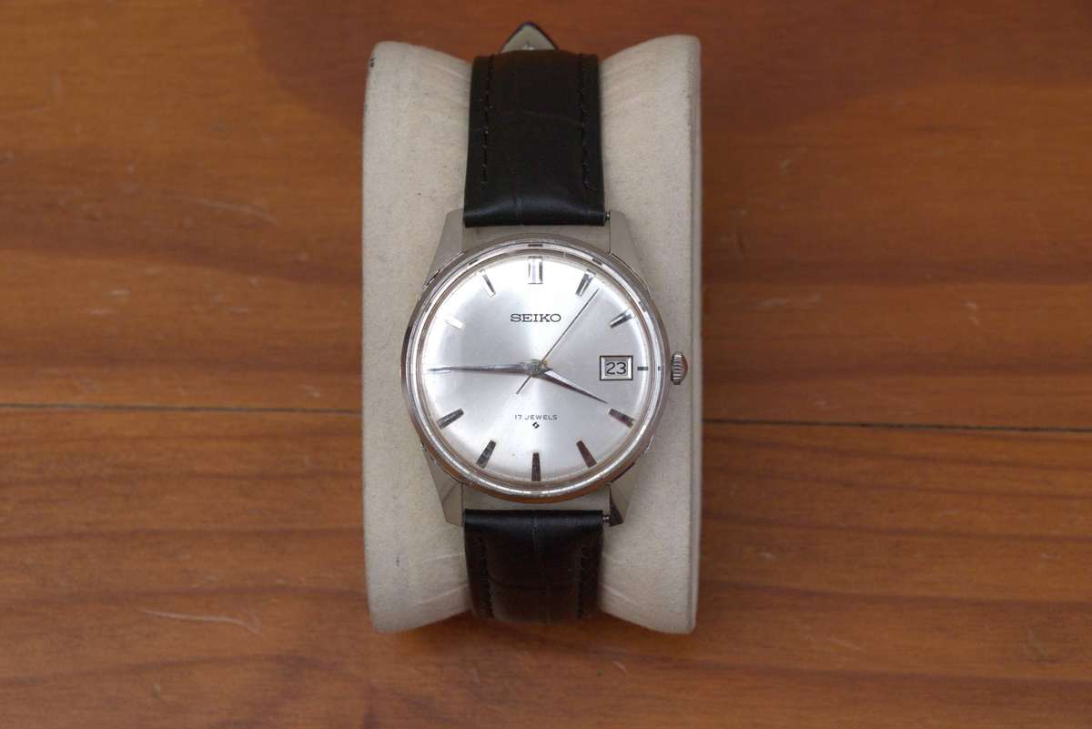 VINTAGE SEIKO MANUAL WIND MENS WATCH - REF. 6602-1990