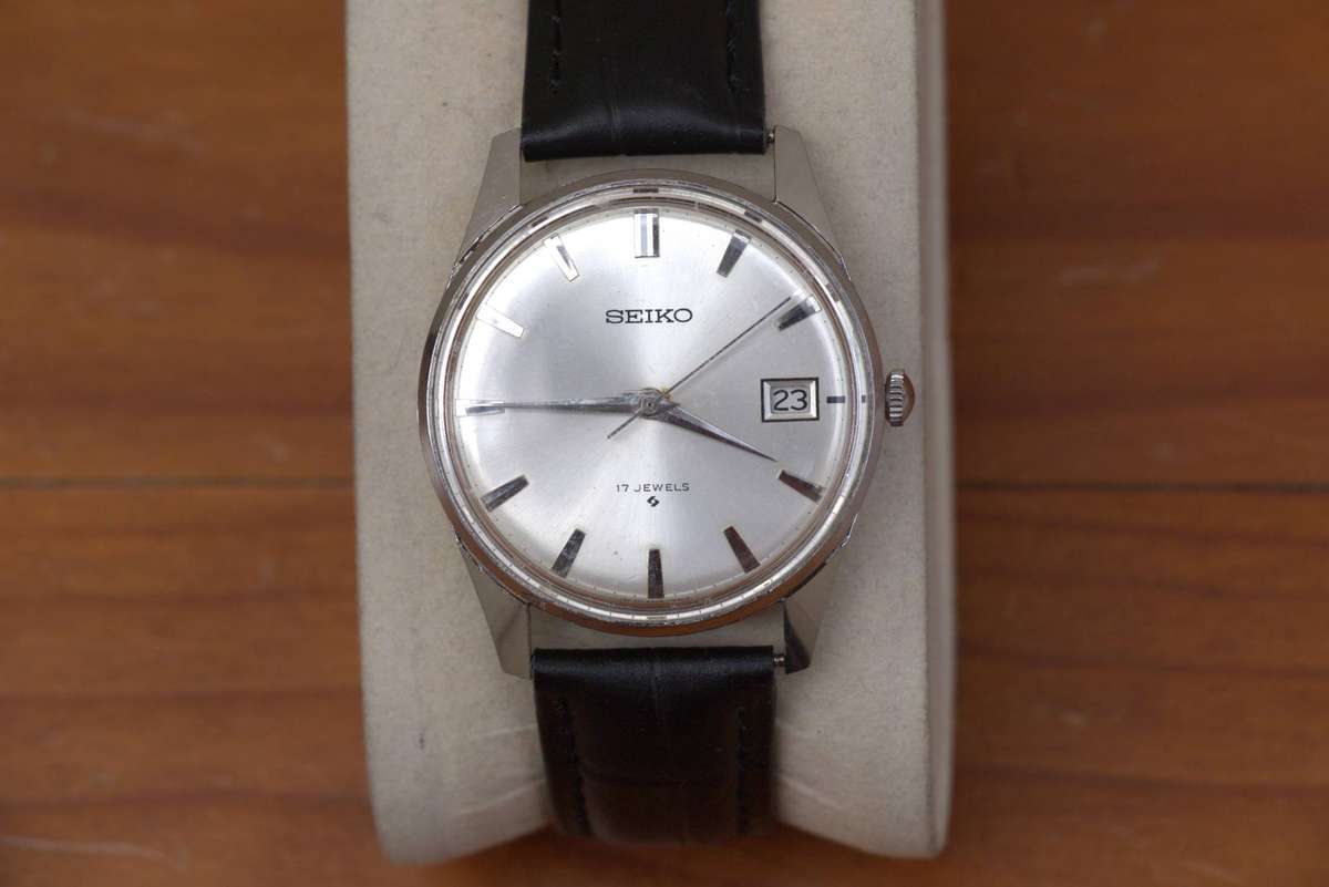 VINTAGE SEIKO MANUAL WIND MENS WATCH - REF. 6602-1990