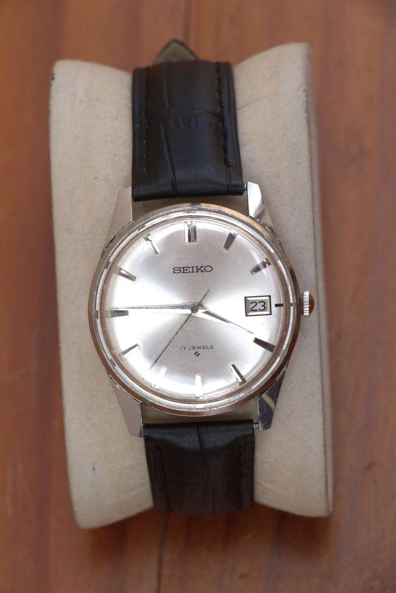VINTAGE SEIKO MANUAL WIND MENS WATCH - REF. 6602-1990
