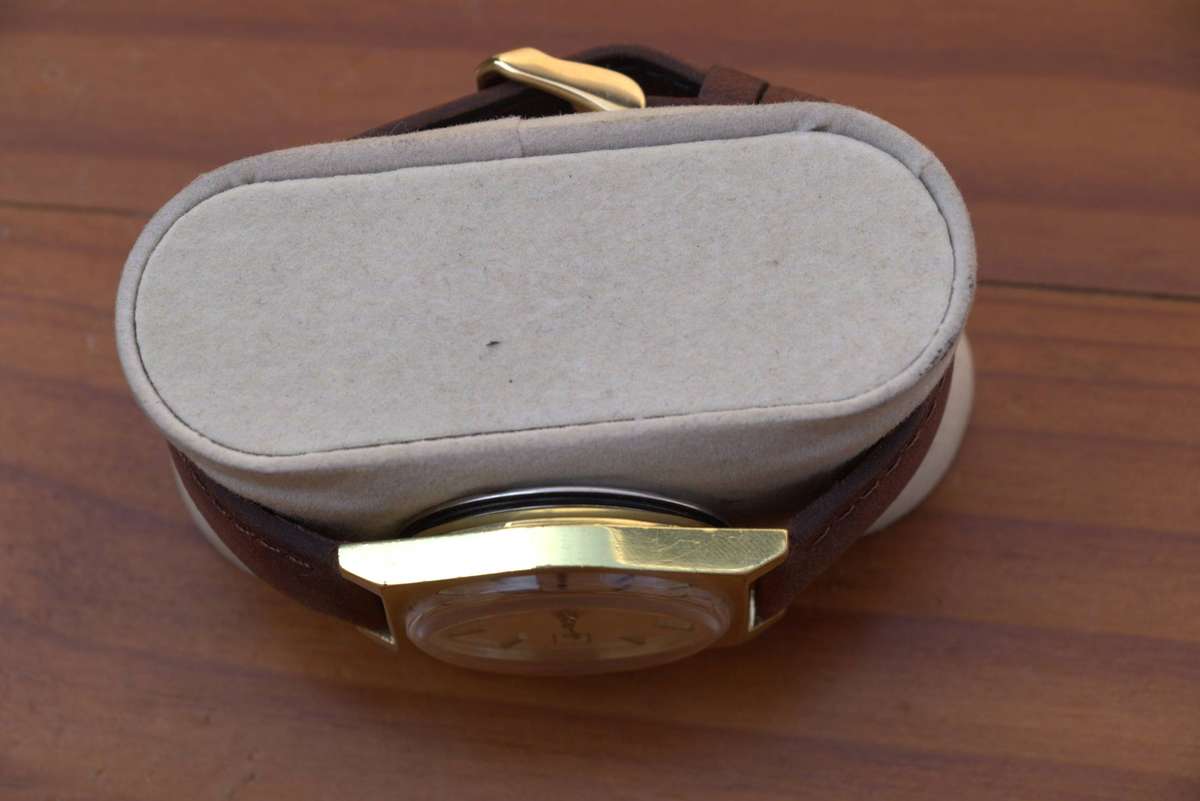 VINTAGE OMEGA AUTOMATIC GENEVE MENS WATCH - REF, 1660118
