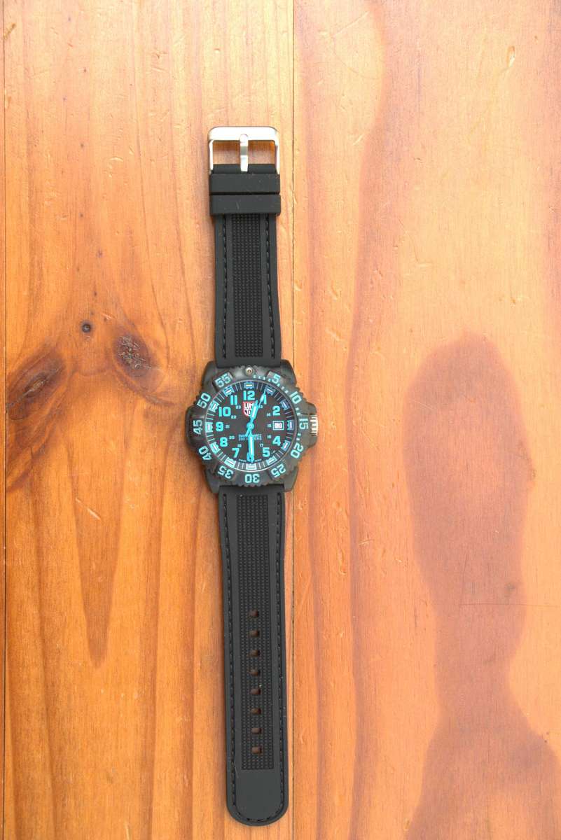 LUMINOX MENS WATCH  'SWISS MADE' SERIES 3080 - (READ DESCRIPTION)