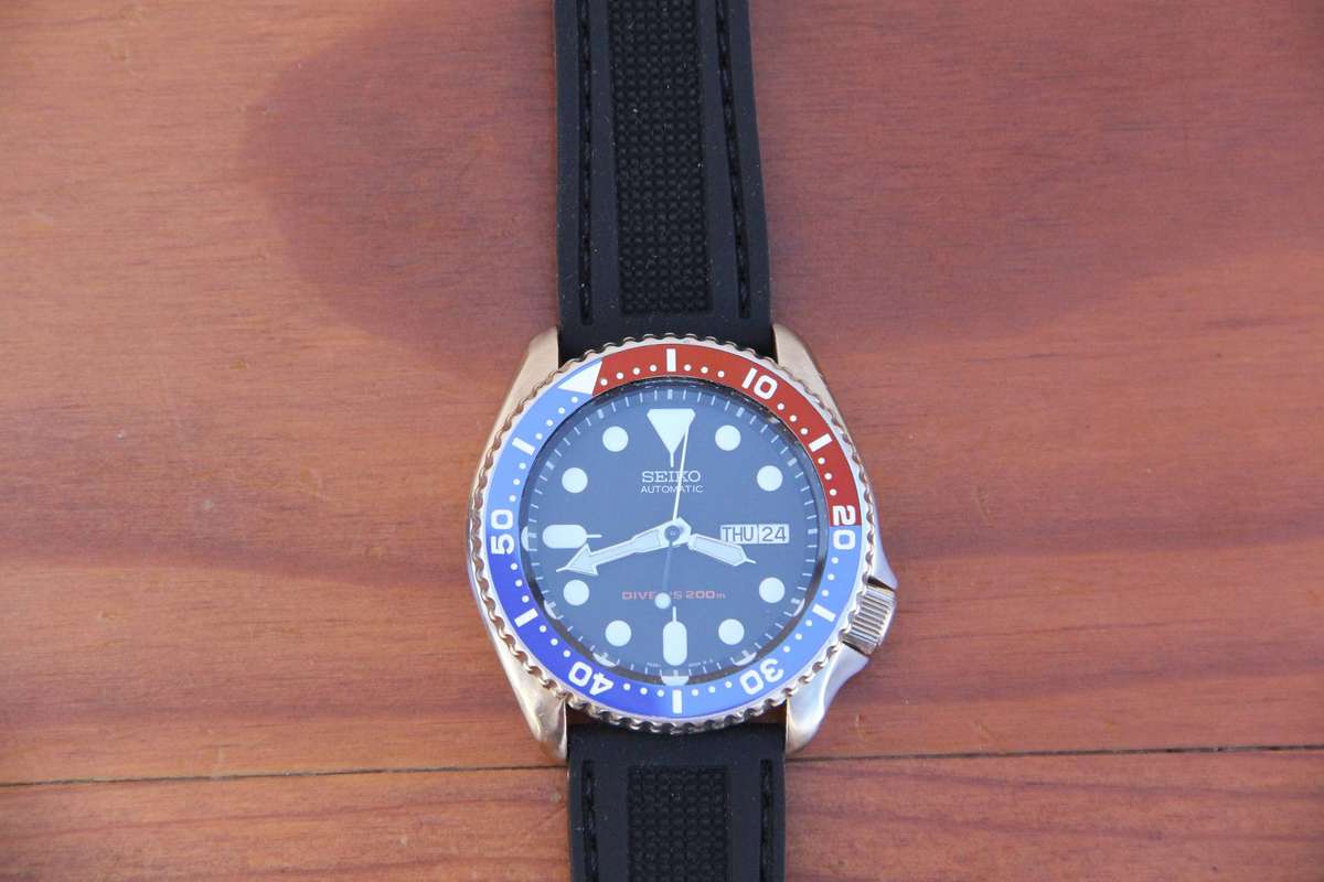 VINTAGE SEIKO DIVERS WATCH (REF. TS26-0020)  FULLY REFURBISHED