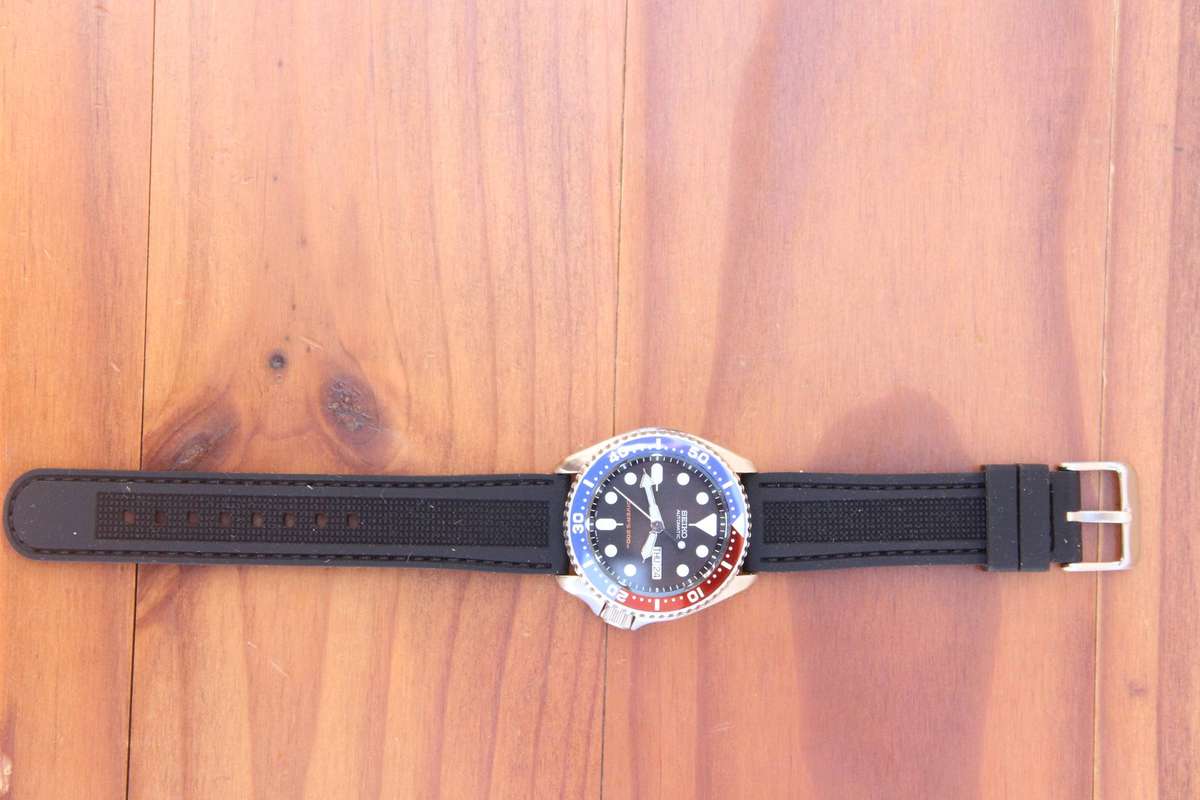 VINTAGE SEIKO DIVERS WATCH (REF. TS26-0020)  FULLY REFURBISHED