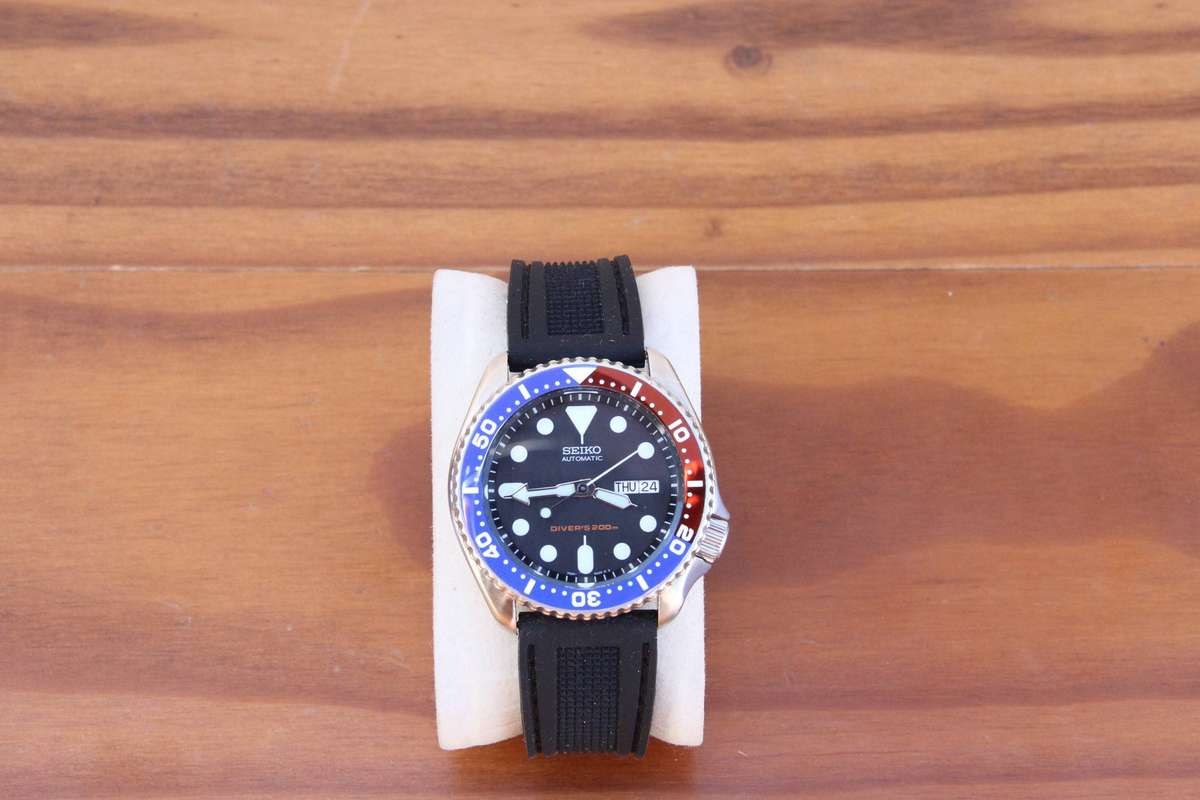 VINTAGE SEIKO DIVERS WATCH (REF. TS26-0020)  FULLY REFURBISHED