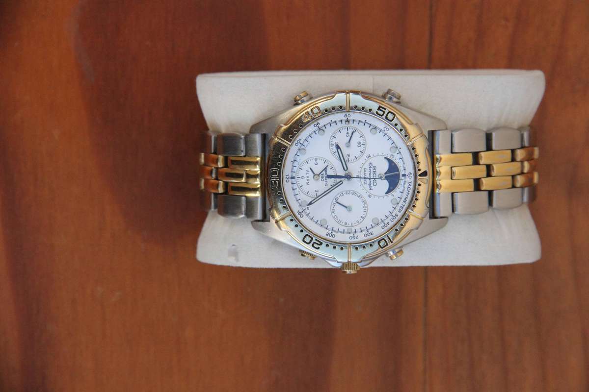 SEIKO 7T36 - 6A40 CHRONOGRAPH MOONPHASE WATCH