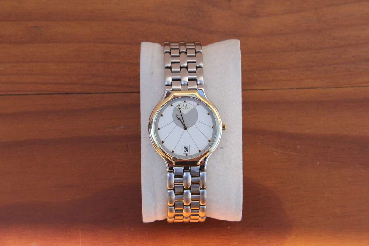 RARE OMEGA DEVILLE QUARTZ 'SYMBOL' WATCH - STAINLESS STEEL & 18K GOLD BEZEL