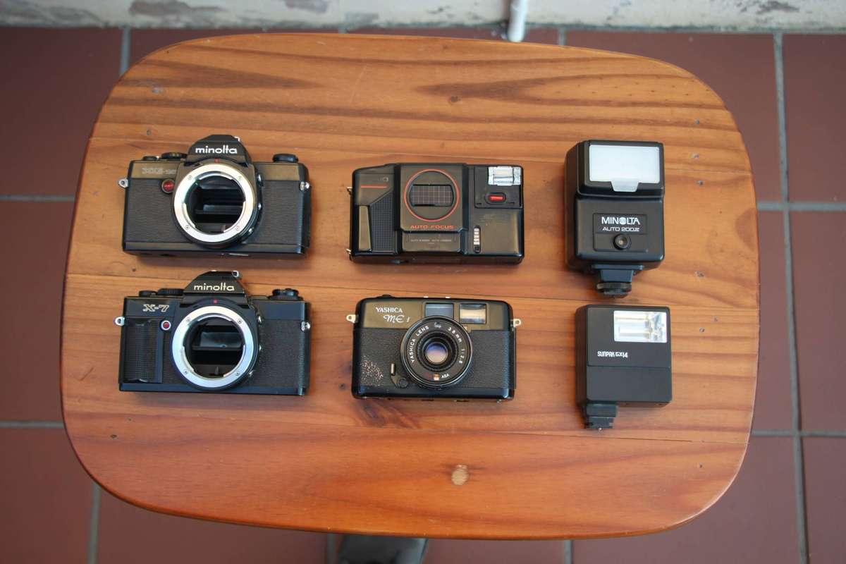 VINTAGE CAMERAS ETC. MINOLTA, YASHICA, CASIO (FOR SPARES OR REPAIR)