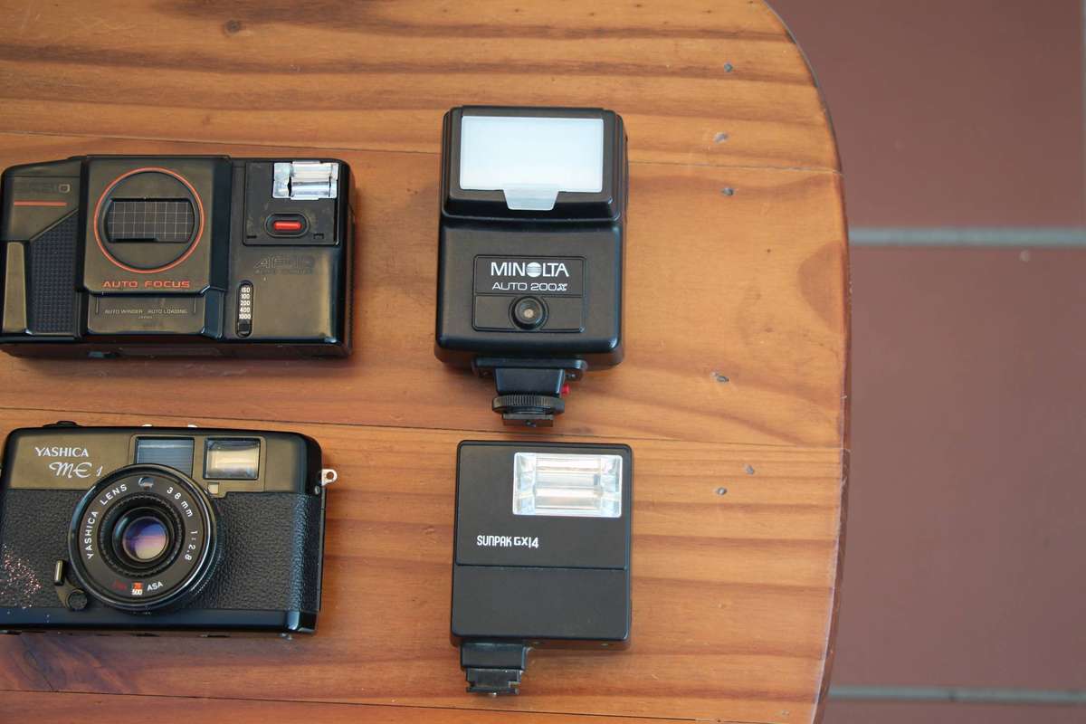 VINTAGE CAMERAS ETC. MINOLTA, YASHICA, CASIO (FOR SPARES OR REPAIR)
