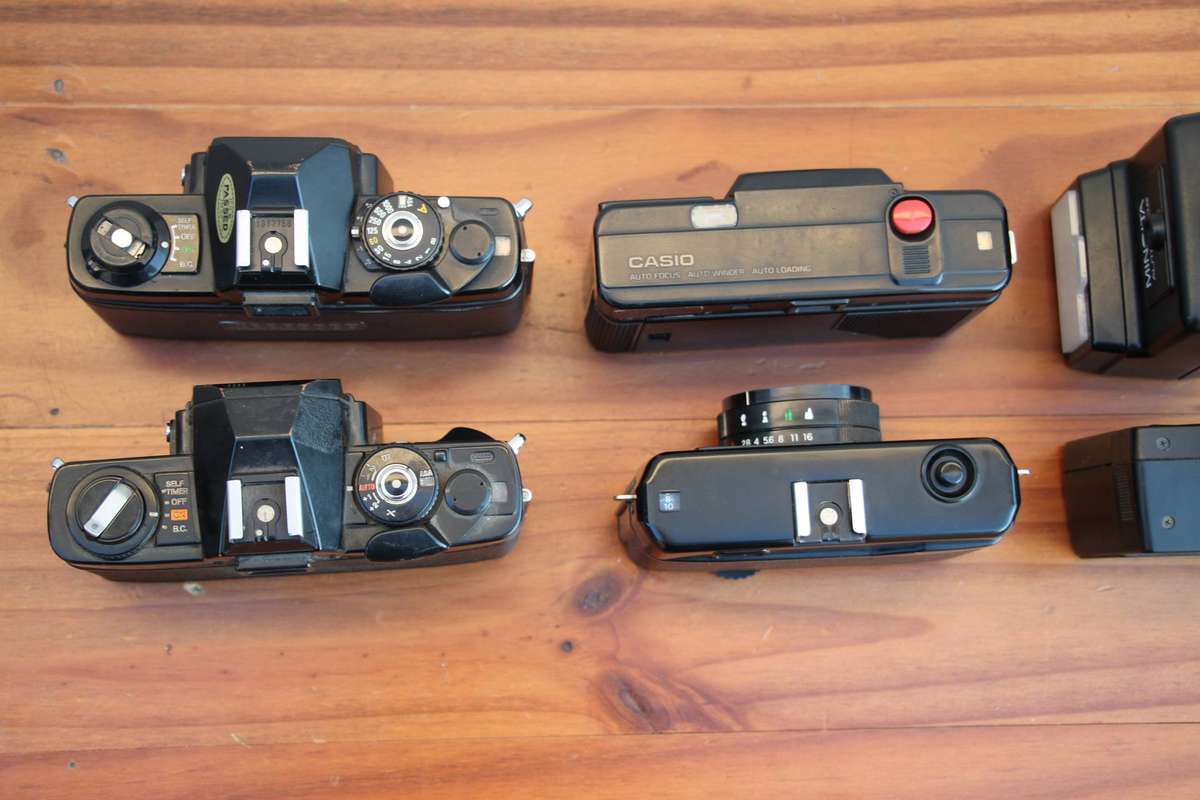 VINTAGE CAMERAS ETC. MINOLTA, YASHICA, CASIO (FOR SPARES OR REPAIR)