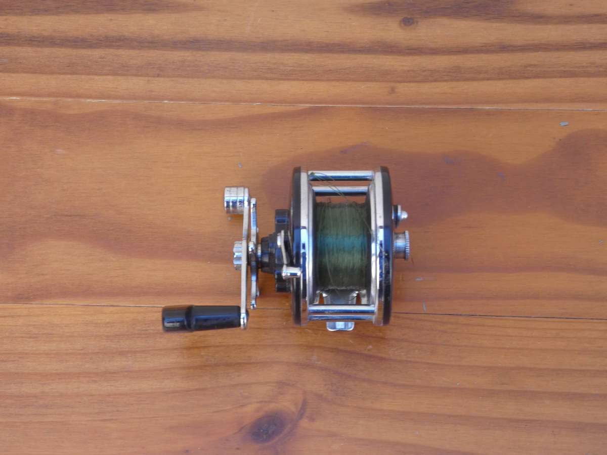 VINTAGE TACA BON NO. 100 FISHING REEL