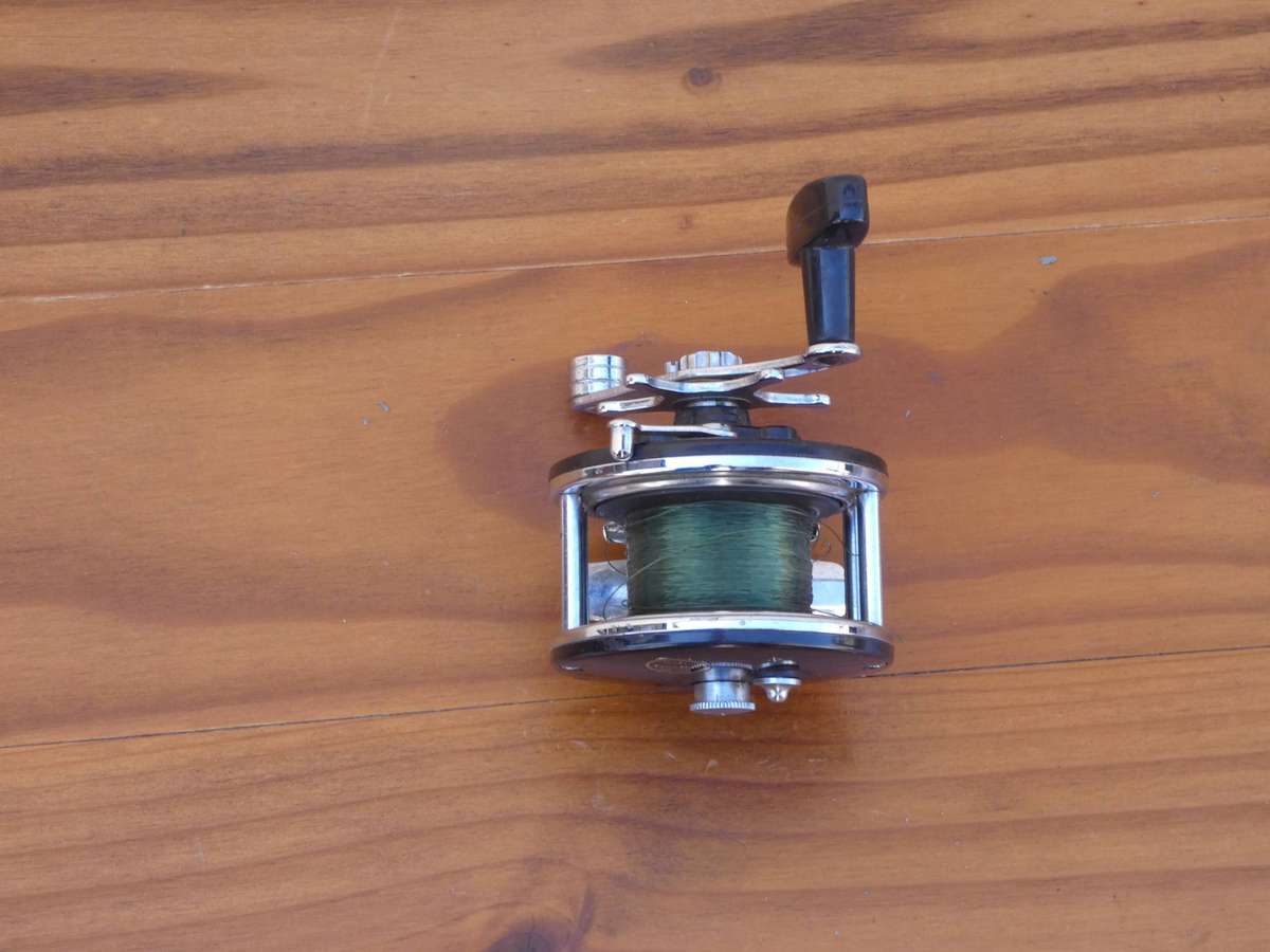 VINTAGE TACA BON NO. 100 FISHING REEL