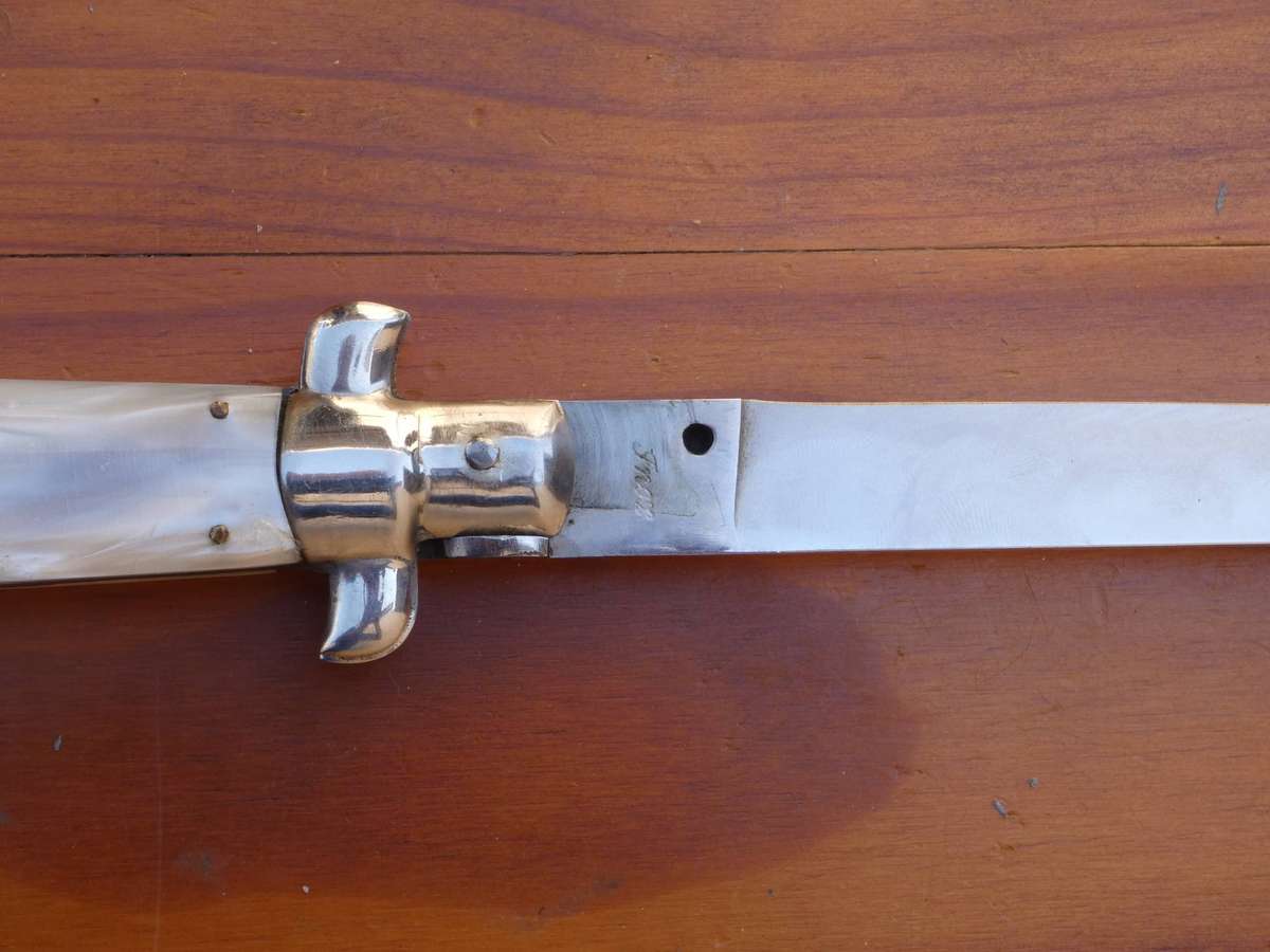 RARE VINTAGE STILETTO FLICK KNIFE WITH MOP HANDLES - LARGE
