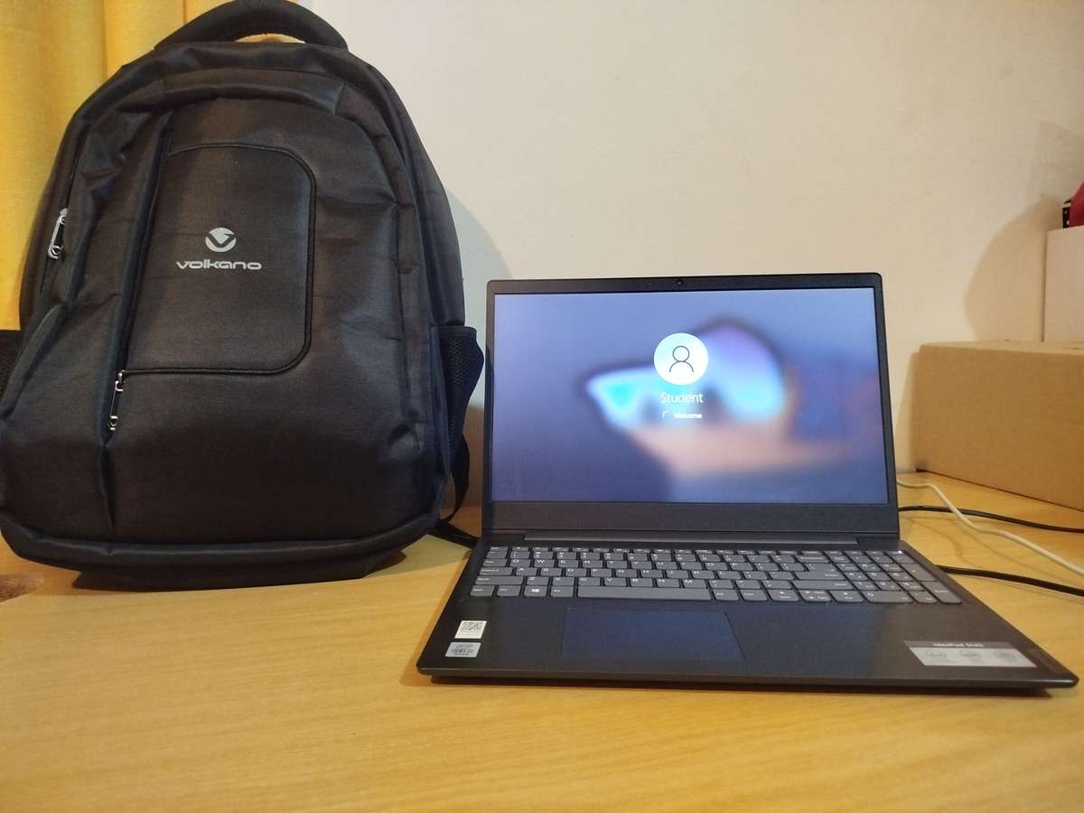Special****laptop combo i3 10gen + laptop bag