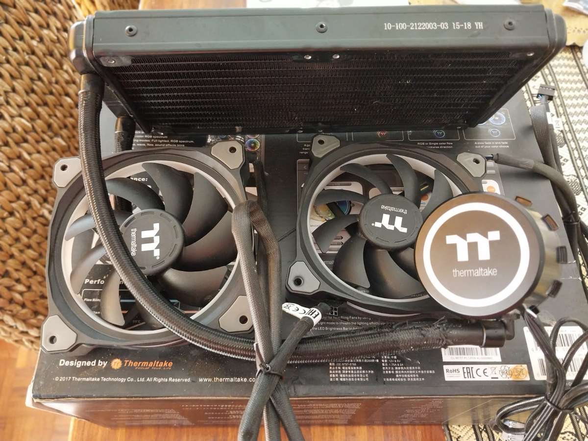 CPU Cooler Thermaltake Floe Riing 240