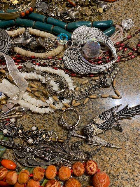 Vintage jewellery mix