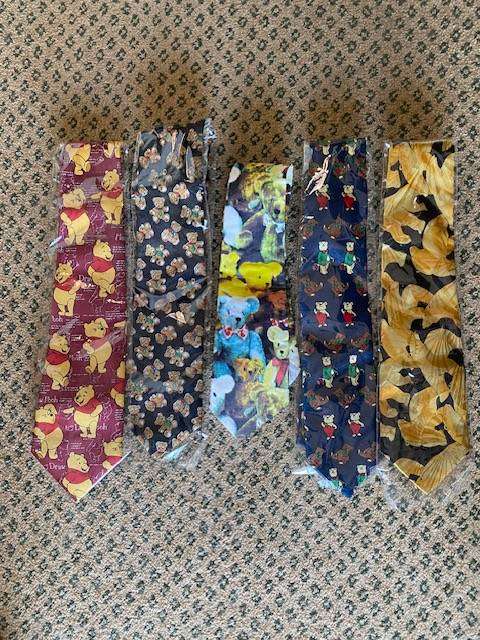 FIVE VINTAGE UN USED MENS TIES