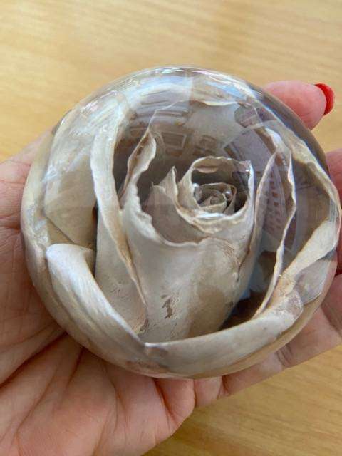 VINTGE RESIN ROSE PAPER WEIGHT
