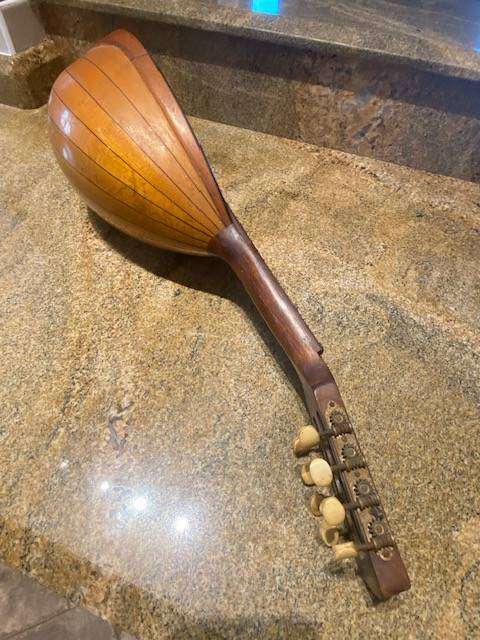 VINTAGE BOWL-BACK MANDOLIN
