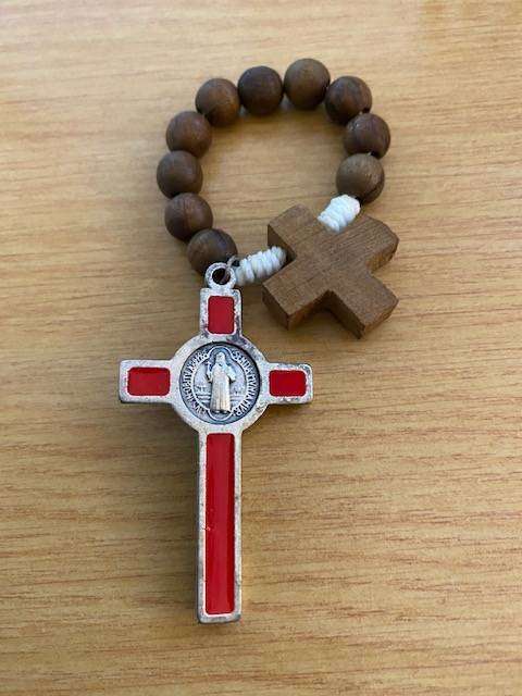 FOUR VINTAGE RELIGIOUS ITEMS