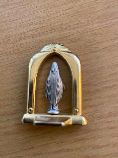 FOUR VINTAGE RELIGIOUS ITEMS