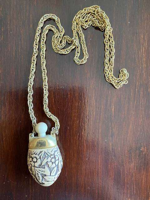 VINTAGE CHINESE SNUFF /PERFUME BOTTLES