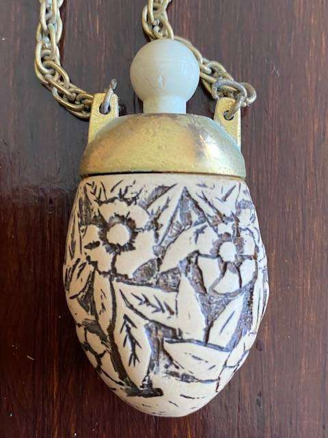 VINTAGE CHINESE SNUFF /PERFUME BOTTLES