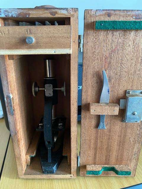 VINTAGE  MICRSCOPE IN WOODEN BOX