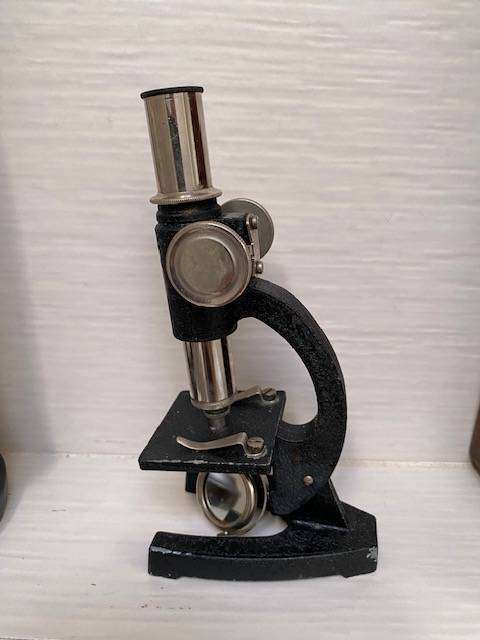 VINTAGE  MICRSCOPE IN WOODEN BOX