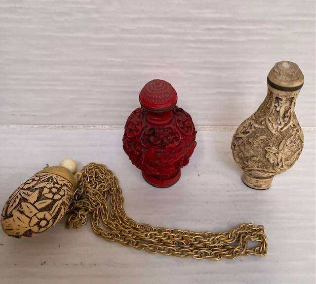 VINTAGE CHINESE SNUFF /PERFUME BOTTLES