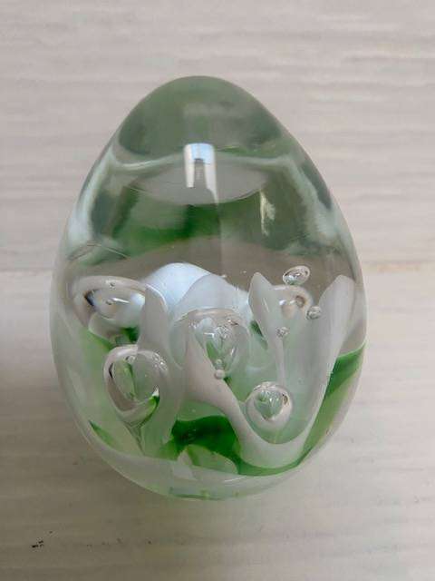 BEAUUTIFUL MURANO GLASS PAPERWEIGHT