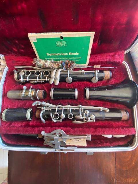 VINTAGE BUNDY RESONITE CLARINET