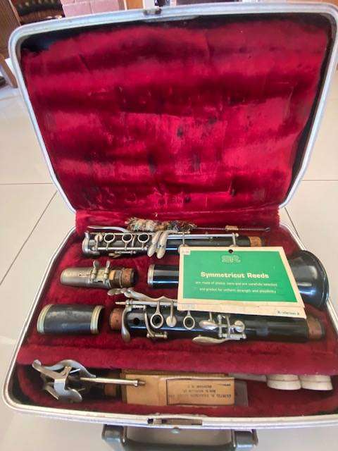 VINTAGE BUNDY RESONITE CLARINET