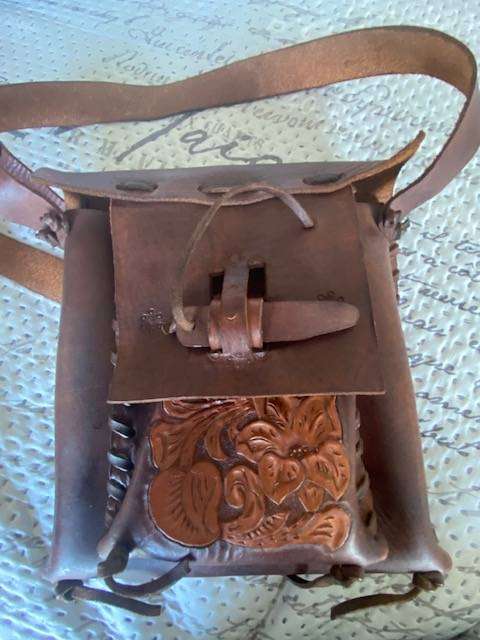 VINTAGE HANDMADE STRONG LEATHER SLING BAG