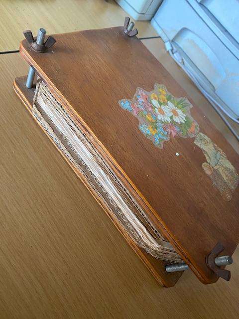 VINTAGE WOODEN FLOWER PRESS