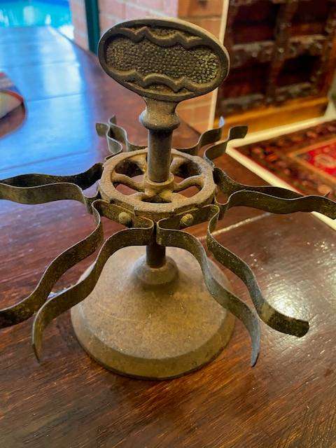 VINTAGE METAL ROTATING CAROUSEL RUBBER STAMP HOLDER