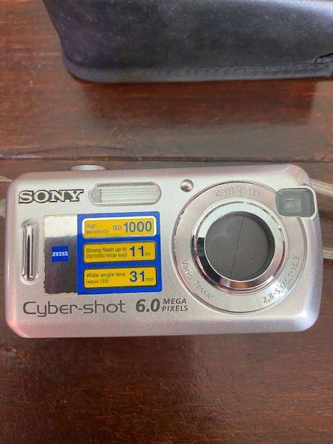 SONY CAMERA CYBER-SHOT 6.0 MEGA PIXELS