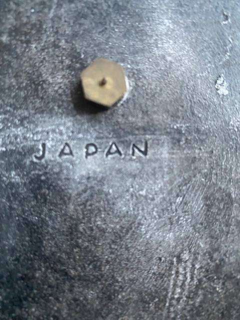VINTAGE JAPANESE CAST METAL ARMOR AND SWORD PLAQUE