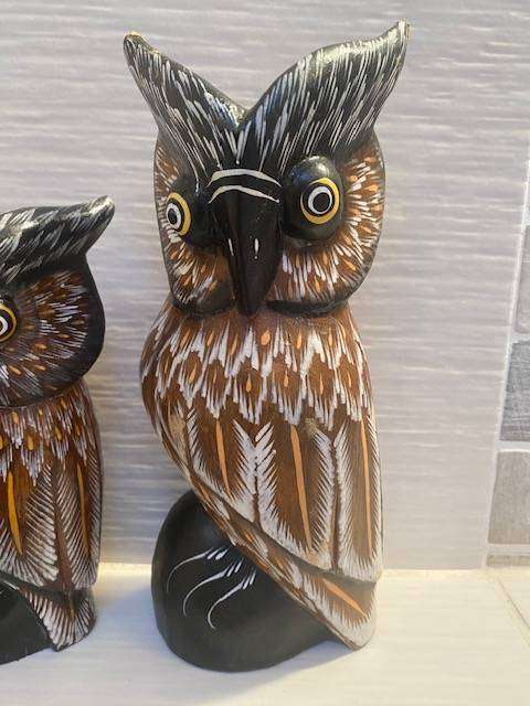 VINTAGE WOODEN HAND PAINTED SET IF THREE OWLS