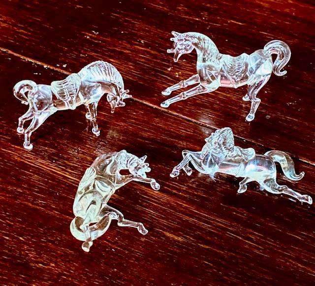 VINTAGE SET OF FOUR MINIATURE GLASS HORSES