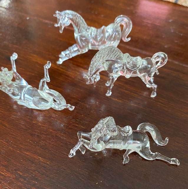 VINTAGE SET OF FOUR MINIATURE GLASS HORSES