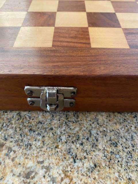 VINTAGE WOODEN CHESS SET