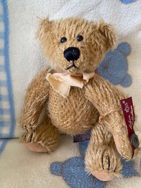 VINTAGE LIMITED EDITION BUCKLEY RUSS BEAR