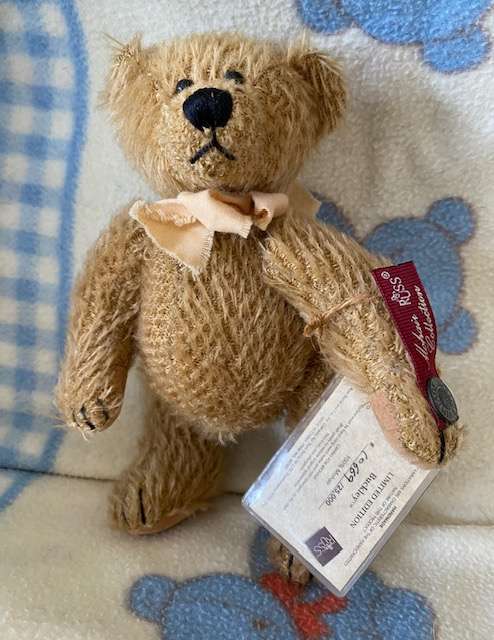 VINTAGE LIMITED EDITION BUCKLEY RUSS BEAR