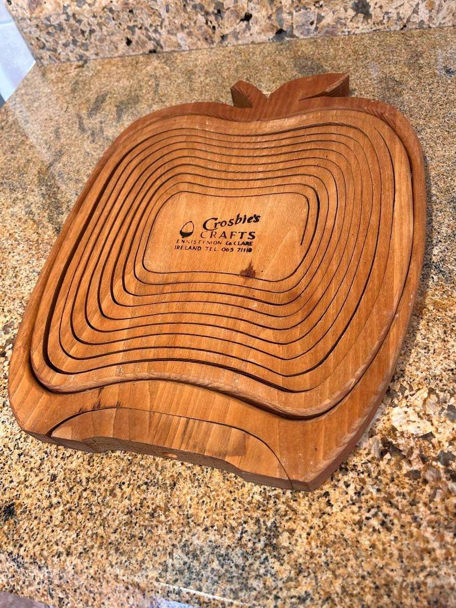 VINTAGE WOODEN APPLE SHAPE FRUIT BASKET