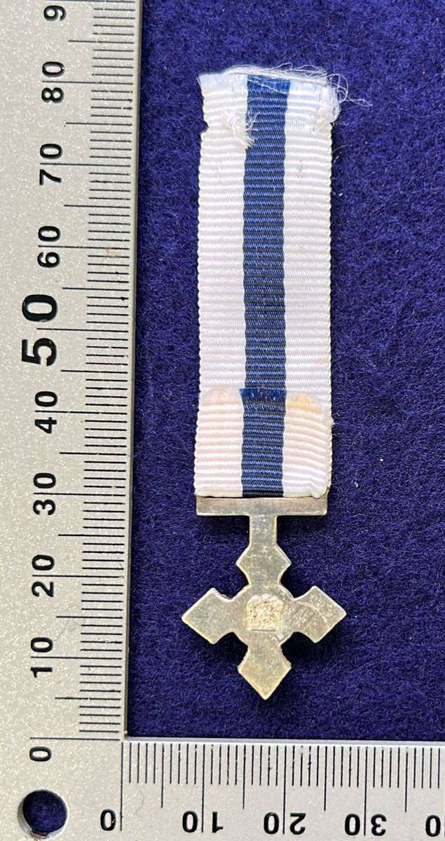 Navy Cross (CN) -Decoration for Bravery - Miniature
